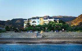Sarikampos Beach